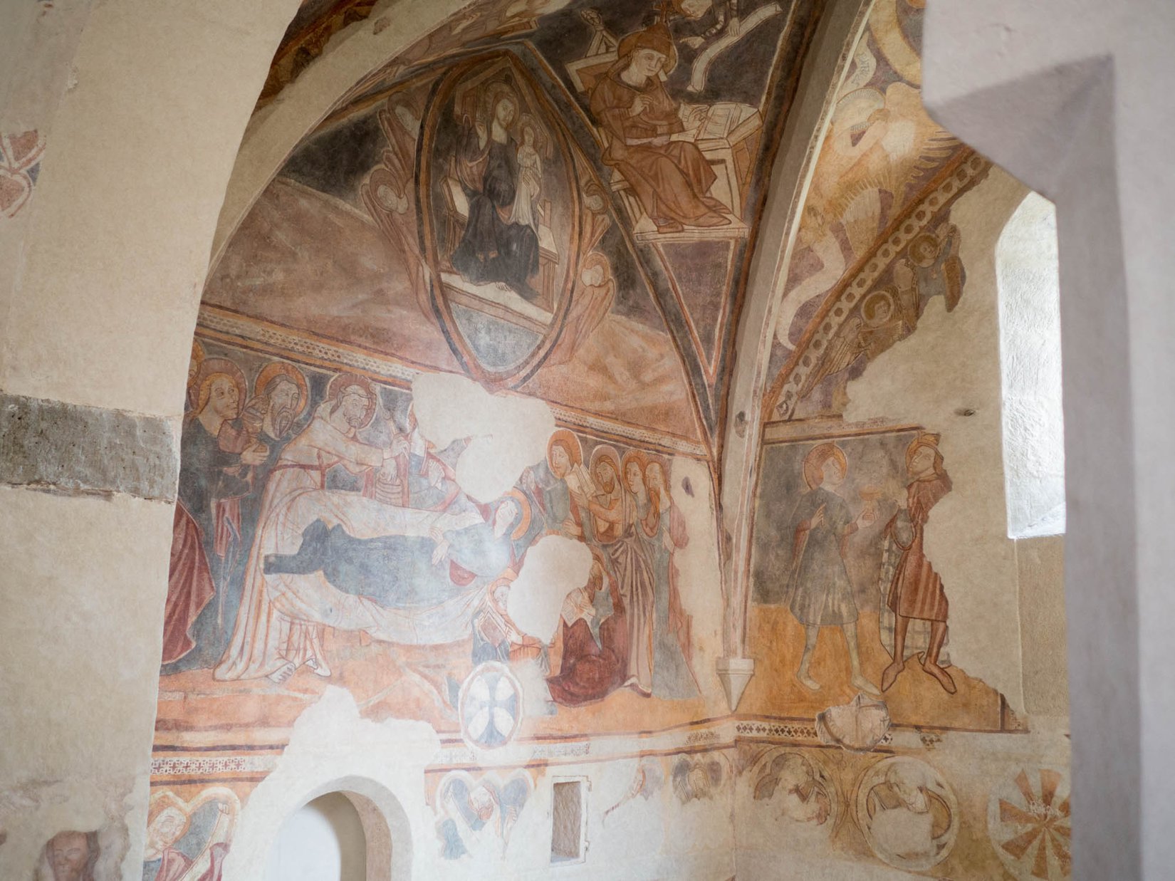 Interiér ev. kostola v Rim. Brezove